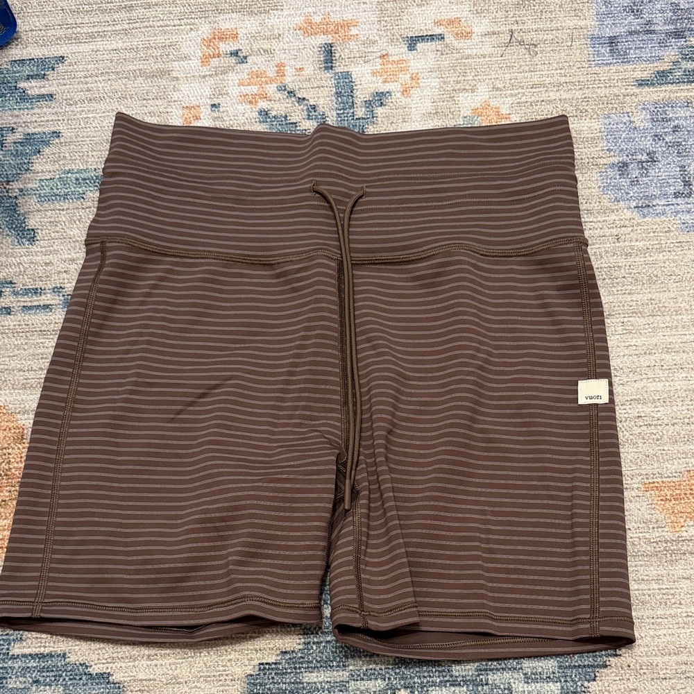 Vuori Brown Striped High-Rise Bike Shorts